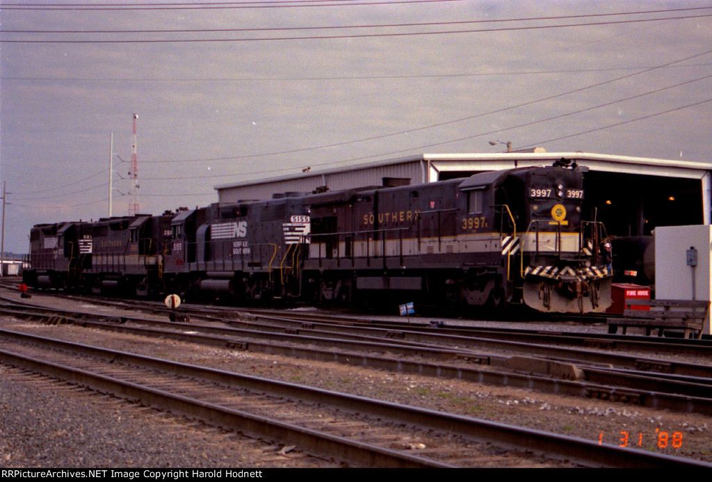 SOU 3997 and others beside the car barn